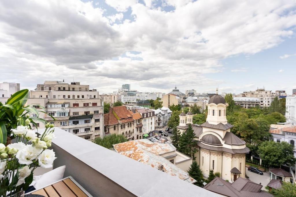 Stunning Views 2Br Midtown Flat - Charming Balcony Apartment บูคาเรสต์ ภายนอก รูปภาพ